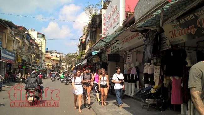 Quận Hoàn Kiếm (Hà Nội) mạnh tay với vi phạm lấn chiếm vỉa hè ảnh 3